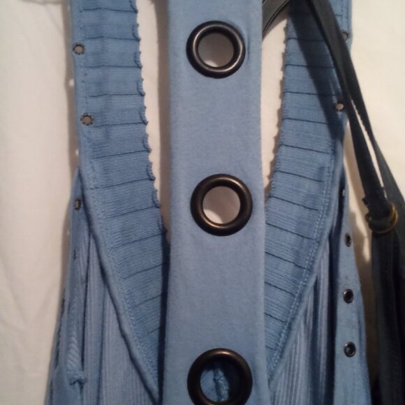 Salvage - Picture 3 of 7